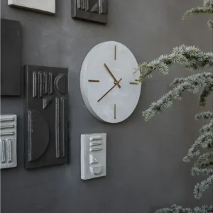 Zlevněný Betonové nástěnné hodiny Concrete