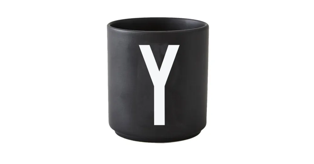 Černý porcelánový hrnek Letter Y Sleva