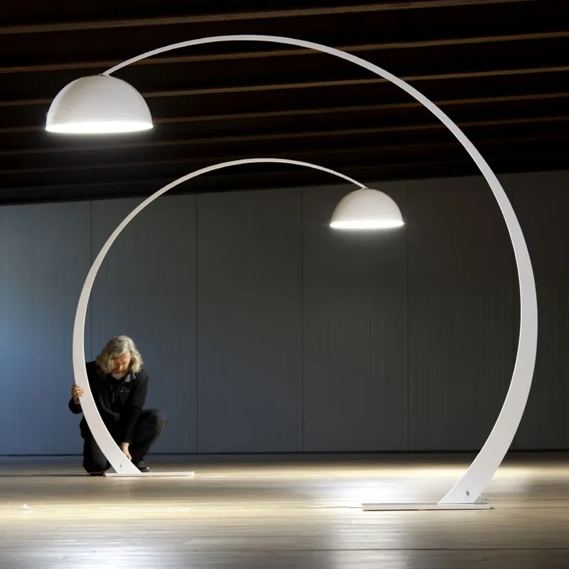 Značkový Zava 1962 Big, oblouková stojací lampa s výškou 250cm, bílá/bílá 1x150W E27